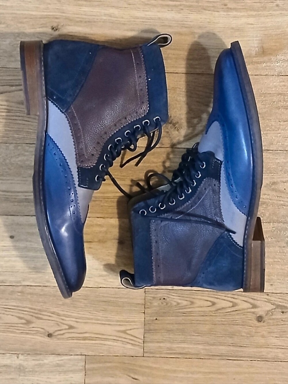 11.5 Stacy Adams Blue and Brown Leather Wingtip Boots